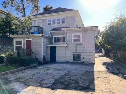 598 32nd Street - ae6ea34aee8742d39237f324ea480253.jpg