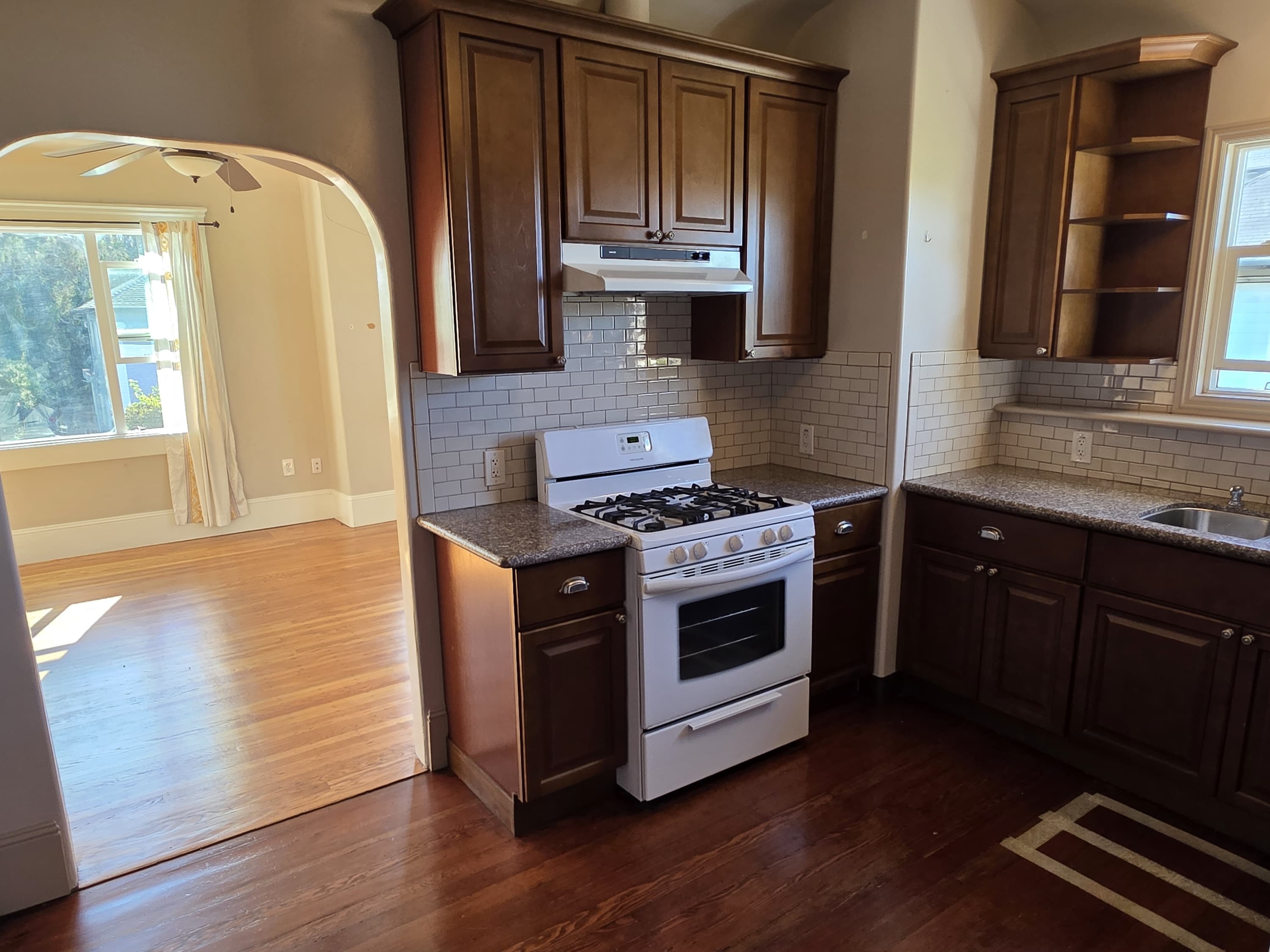 598 32nd Street - b0c4e548be1f4add8eacdd10c62c8ca2.jpg