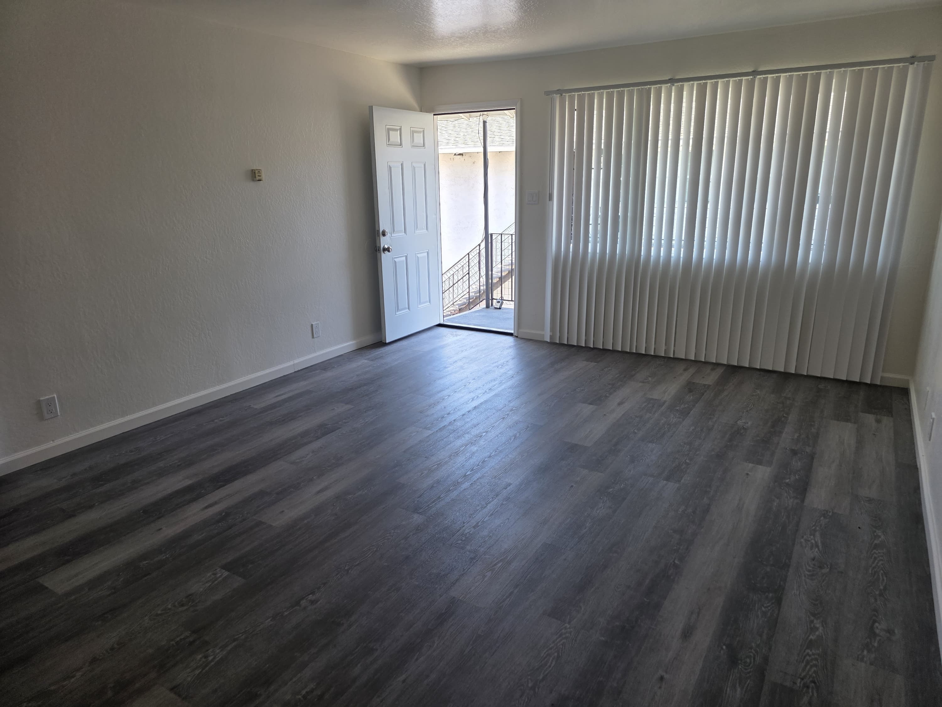 27070 Manon Avenue - a6d56437695e4b6f8cc42429944e79cd.jpg